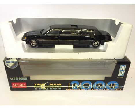 Sun Star Lincoln 1/18 scale Limousine, appears E in G box (some discolouration to bubble pack).