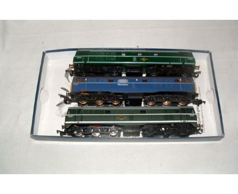 HORNBY/LIMA/AIRFIX  3 x Class 31 Diesels - Hornby R357 BR Gloss Green no D5572 - Lima 204730 Mainline Blue no 31407 - Airfix 