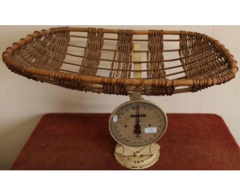 Salter baby scale with woven basket 