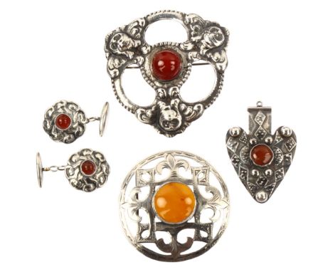 Various Scandinavian silver and carnelian jewellery, including brooch, pair of cufflinks etc, largest diameter 66.9mm, 59.6g 