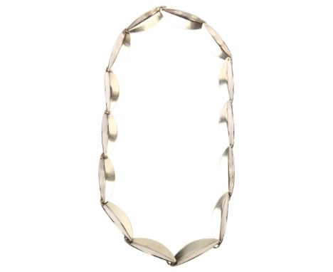 GULD OG SOLV DESIGN - a mid-20th century Danish modernist sterling silver leaf panel necklace, length 38cm, 29.7gNo damage or