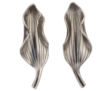 ANTON MICHELSEN - a pair of mid-20th century Danish modernist sterling silver leaf clip-on earrings, designed by Gertrude Eng