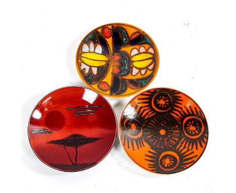 POOLE POTTERY, 2 Delphis plates and another African sunset design plate, diameter 26.5cmGood condition. 