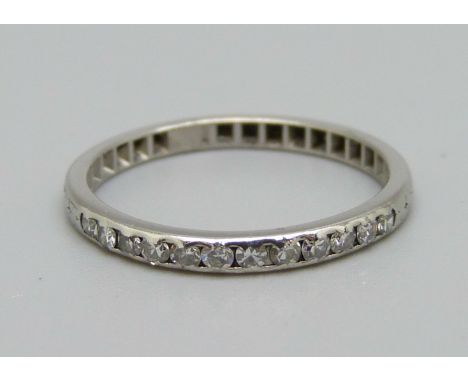 A twelve stone platinum and diamond ring, 2.0g, L 