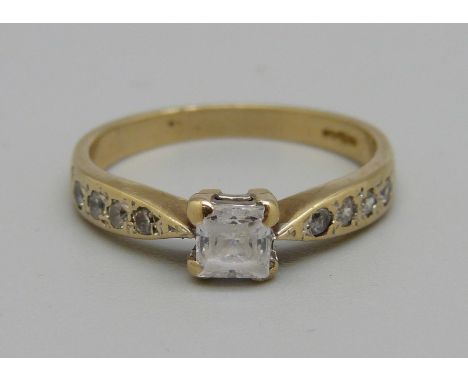 A 9ct gold and white sapphire ring, 2.4g, O 