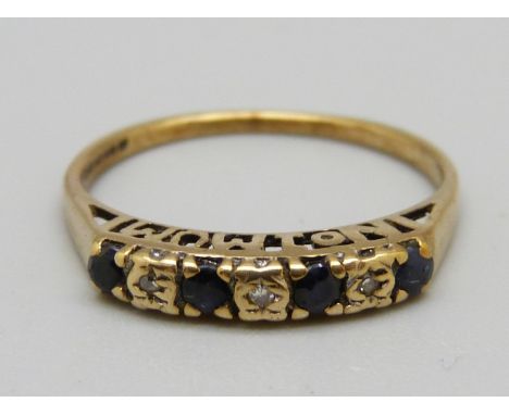 A 9ct gold sapphire and diamond 'No. 1 Mum' ring, 1.4g, M 