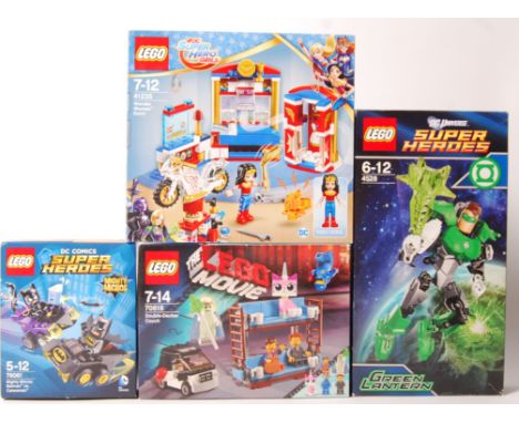 Lego DC Comics series set No. 76061 'Mighty Macros Batman vs Catwoman', DC Universe Super Heroes series no. 4528 'Green Lante