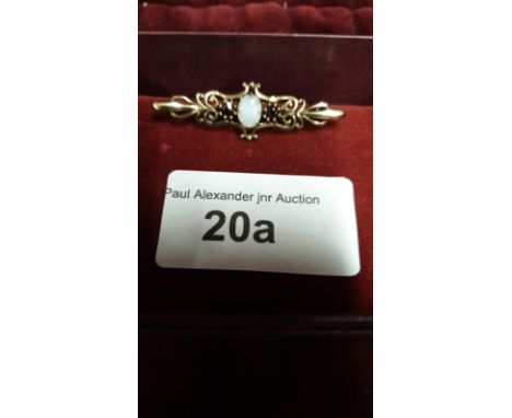 9ct gold garnet and opal bar brooch. 