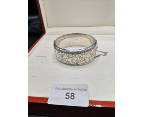 Vintage Silver Bangle with nice Engraving s hall marked Birmingham 1978. 40.3grams 