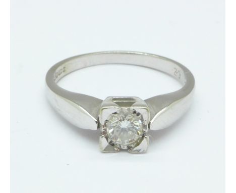 A 9ct gold and diamond ring, 2.6g, M