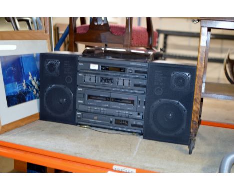 A SANYO TWIN SPEAKER HI-FI     