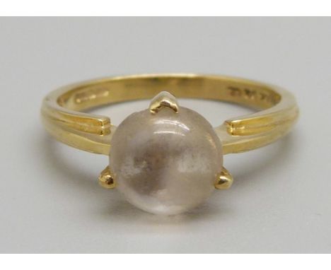 A 14k gold moonstone solitaire ring, 2.1g, K 