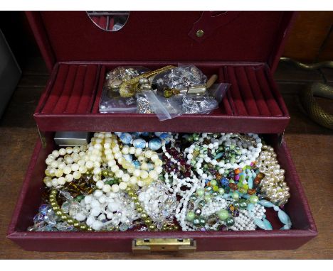 Vintage jewellery 