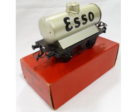 Hornby 0 gauge R171 Petrol Tank Wagon Esso 