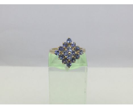 A 9ct gold ring set with tanzanite, approx 2.2g and approx size K.