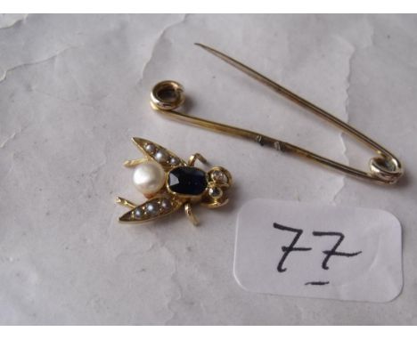 Sapphire and pearl set gold mounted bee brooch 2.9g  