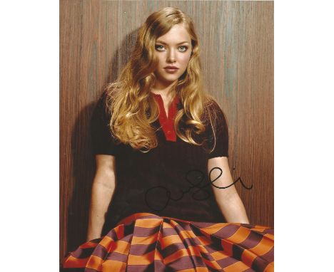 Amanda Seyfried signed 10 x 8 colour Photoshoot Portrait Photo, from in person collection autographed at Film premiere London