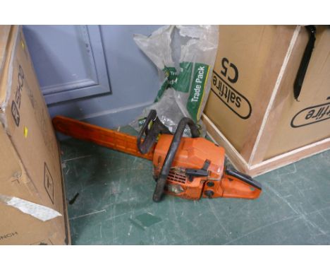 Parker petrol chainsaw with spare chains
