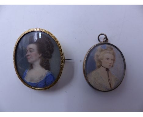 AN ANTIQUE YELLOW METAL MOUNTED OVAL BROOCH, DEPICTING A WATERCOLOUR PORTRAIT MINIATURE OF A LADY IN 18th CENTURY DRESS, 3.5c