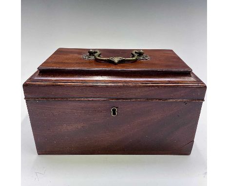 A mid George III mahogany and chequer strung caddy with triple divided interior. Width 25cm.Provenance:Michael Trethewey. A G