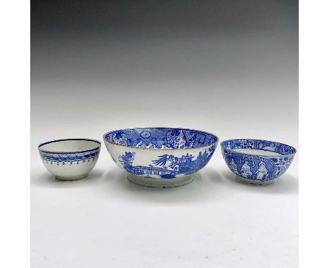 A pearlware blue and white bowl, circa 1820, printed with a version of the willow pattern, diameter 25cm, height 9cm, togethe
