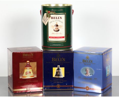 BELL'S CHRISTMAS 1991 BELL 
Blended Scotch Whisky in green & cream Wade ceramic bell. 70cl, 40% volume, in tube.
BELL'S CHRIS