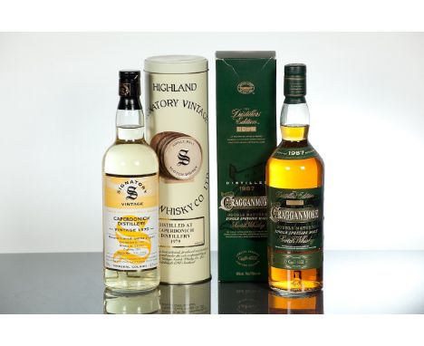 CAPERDONICH 1979 SIGNATORY VINTAGE
Single Highland Malt Whisky, aged 21 Years. Distilled 30/11/79, bottled 31/8/2001. Bottle 