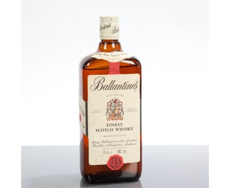 BALLANTINE'S FINEST Blended Scotch Whisky. 75cl, 40% volume. CONDITION REPORT: Fill in shoulder, some writing in ink in corne