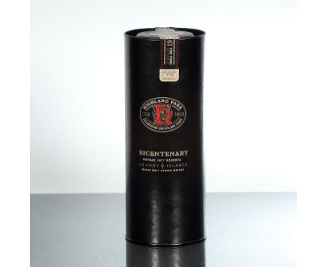 HIGHLAND PARK BICENTENARY VINTAGE 1977 RESERVE
Single Island Malt Whisky, bottled 1998. Bottle No.07285. 700ml, 40% volume, i