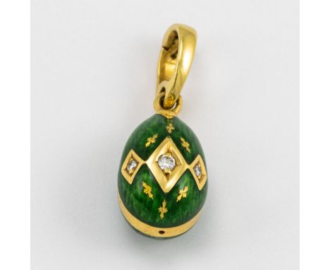 FABERGÉ - Ei-Clip/Anhänger mit grüner EmailleFa. Fabergé, Deutschland. Victor Mayer für Fabergé, Pforzheim. 750/- Gelbgold, g