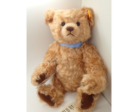 Steiff 2002 bear with labels and tags