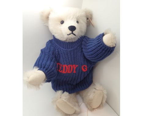 Steiff 2949 Teddy G with squeaker and white label