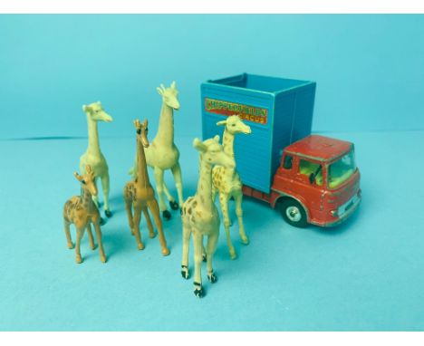 Corgi Toys Chipperfield Circus Giraffe Bedford Tractor Unit with 6x Girrafe Animal Figures