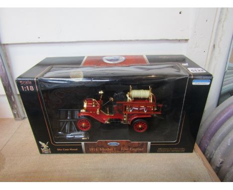 A boxed Signature Series 1:18 scale diecast 1914 Model T Fire Engine 