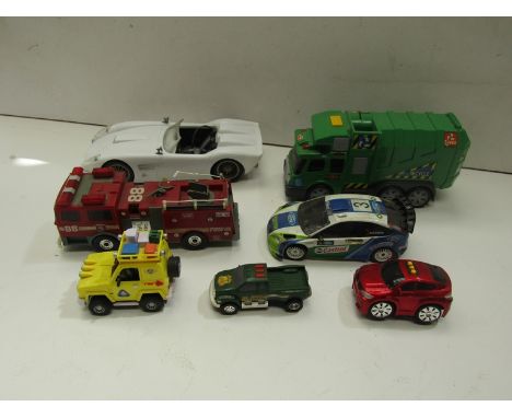 A box of large scale cars and lorries including Tonka fire engine 