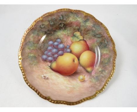 A Royal Worcester cabinet plate, hand painted with fruit to a mossy background by Telford, diameter 9.5ins Condition report: 