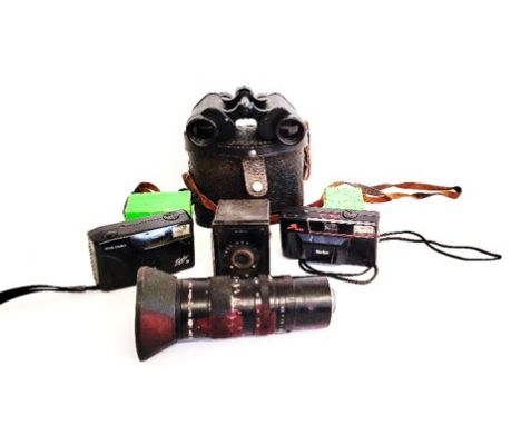 A quantity of miscellaneous camera equipment, including various Box Brownies, Kodak Baby Hawk Eye, Kodak Instamatic 28 and 32