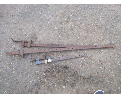 3 Sash clamps 
