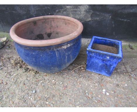 2 ceramic garden plant pots. Largest H30cm approx