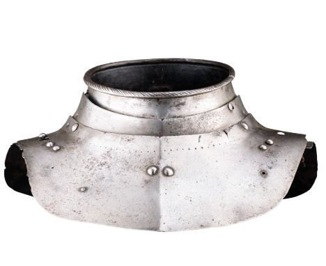**A SOUTH GERMAN COLLAR, LATE 16TH CENTURY formed of three lames front and rear, the lowest of which is deeper than the rest 