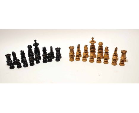 Ebony and boxwood bobbin turned chess set, height of King 10 1/2 cm  