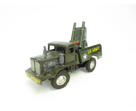 Vintage US army tin truck made in Japan 