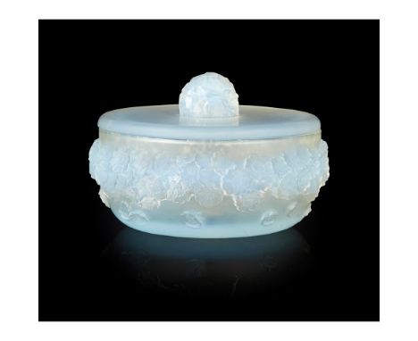 RENÉ LALIQUE (1860-1945) 'PRIMEVERES' NO. 77 OPALESCENT GLASS COVERED BOWL, DESIGNED 1927the exterior moulded with flower hea