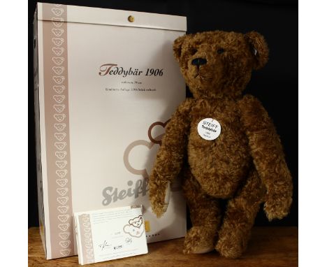 Steiff (Germany) EAN 404405 teddy bear replica 1906, trademark Steiff button to ear with black and white tag, 70cm high, boxe