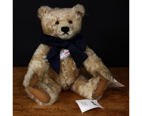 Steiff (Germany) EAN 672989 Museum teddy bear 2008, trademark Steiff button to ear with red and white tag, 30cm high, unboxed