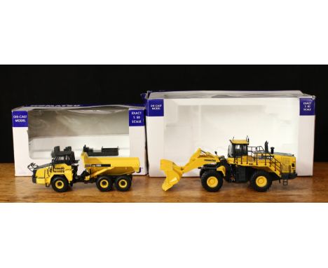 Universal Hobbies Komatsu 1:50 scale die-cast models, comprising HM250 articulated dump truck, window boxed and WA600-8 stone