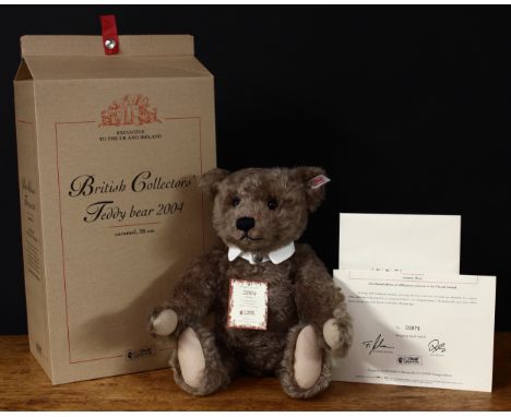 Steiff (Germany) EAN 661372 British Collectors' teddy bear 2004, trademark Steiff button to ear with red and white tag, 38cm 