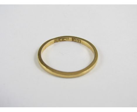 A vintage high carat yellow metal wedding band, stamped 18ct, 1.5g