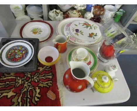 A mixed lot to include a Royal Worcester Frensham pattern cake plate, a glass vase, two rug samples and other items 