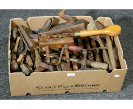 A collection of late 19th century/early 20th century cabinet maker's tools, including jack, moulding and sash  fillister plan